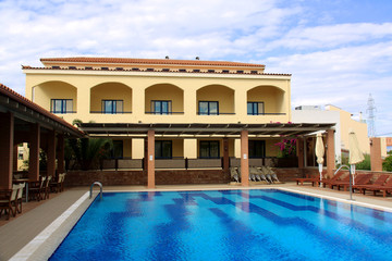Fototapeta na wymiar Luxurious swimming pool