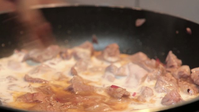 Z&uuml;rich geschnetzeltes - kochen mit sahne