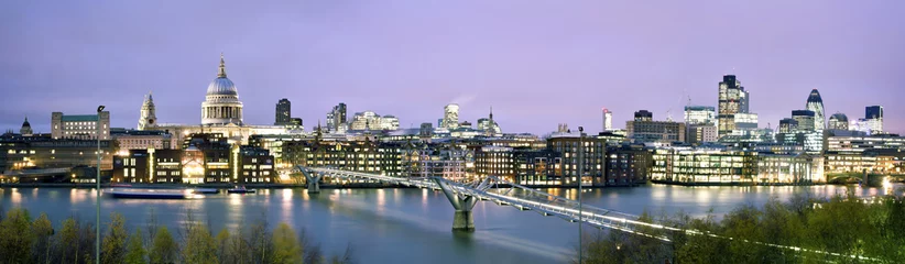 Peel and stick wall murals London City of London at twilight
