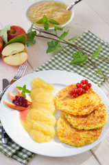 Reiberdatschi mit Apfelmus