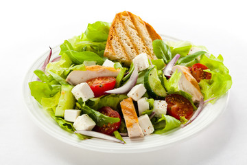 Vegetable salad with roasted chcicken meat