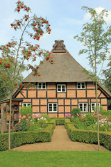 Bauernhaus mit Bauerngarten (Fintel/Niedersachsen)