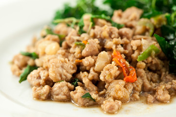 stir fried pork whit basil