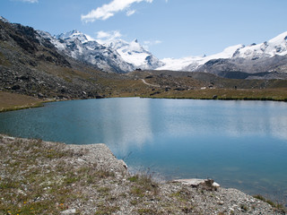 Lac du Stellisee et glaciers