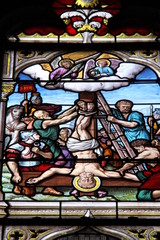 Crucifixion, vitrail de l'église Saint-Seine à Corbigny en Bourgogne	