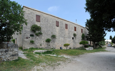 Fototapeta na wymiar Škrip sur l'île de Brač - Château Cerinić