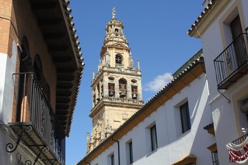 Fototapeta na wymiar Torre campanario de la mezquita de Córdoba