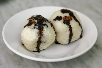 Chicken Rice Ball with Soya Black Sauce