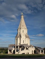 Fototapeta na wymiar Church in Kolomenskoe