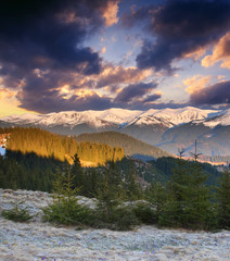 Obraz premium morning in mountains