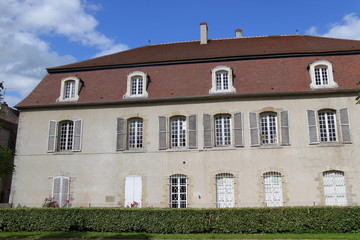 Fototapeta na wymiar Maison à Corbigny en Bourgogne