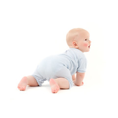 Baby krabbelt