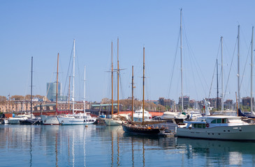 Fototapeta na wymiar yachts in Port Vell. Barcelona
