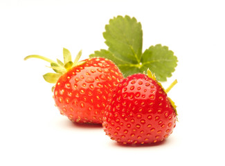 fragole con foglie