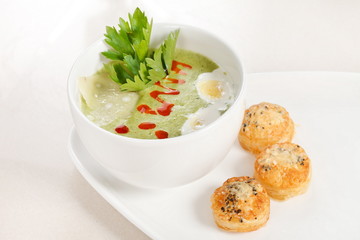 Green cream soup