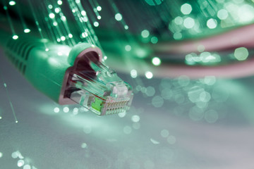 cavo di rete con fibra ottica