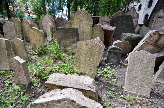 Tombes du Vieux Cimetière Juif de Prague