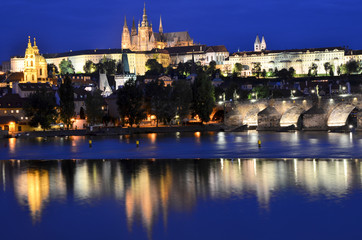 Prague la nuit