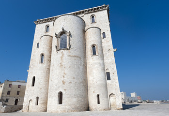 Fototapeta na wymiar Trani (Apulia, Włochy) - Średniowieczna katedra, apsyda