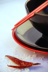 Reisschale mit Stäbchen