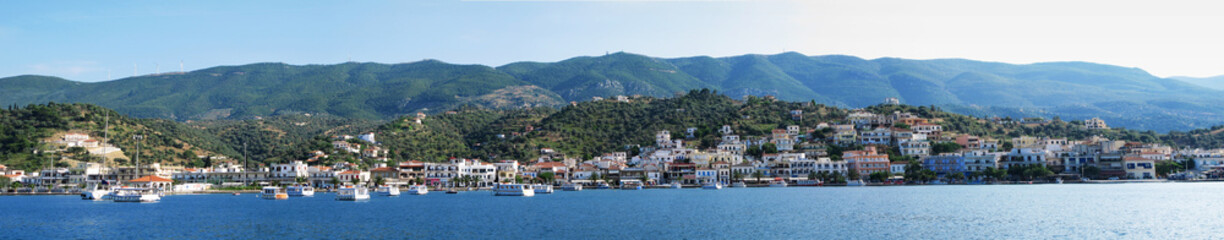 Fototapeta na wymiar Panorama widok na Galatas, Grecja