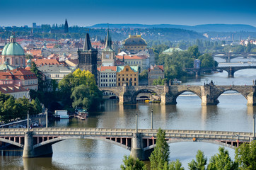Fototapeta na wymiar Mosty w Pradze