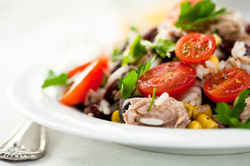 Rice salad with vegetables and tuna