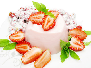strawberry dessert with pudding
