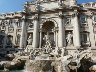 Fototapeta na wymiar Fontanna di Trevi (Fontana di Trevi) w Rzymie, Włochy
