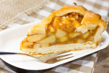 gedeckter Apfelkuchen