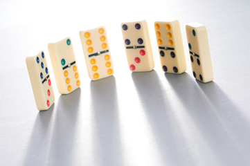 Domino effect with many pieces