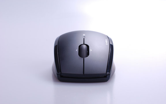 Cordless optical mouse