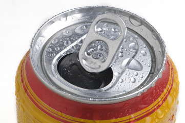 Open beer can with sealing ring