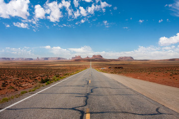 Obraz na płótnie Canvas Monument Valley Road