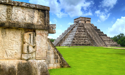 Kukulkan pyramid of Chichen Itza in Mexico, one of 7 New Wonders