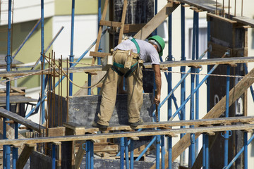 Bauarbeiter beim Schalungsbau