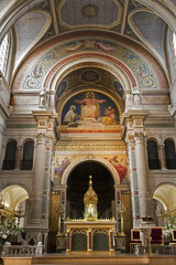 Fototapeta na wymiar Paryż - forma kościoła Ołtarz Francis Xavier