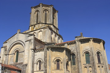 Fototapeta na wymiar église de Vouvant