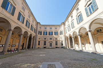 Fototapeta na wymiar Pavia, zabytkowym pałacu