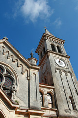 Fototapeta na wymiar St.Pelagius kościół i zegar