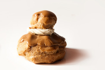 religieuse au café