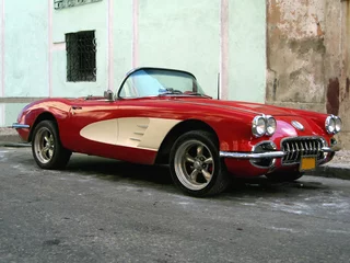 Abwaschbare Fototapete Kubanische Oldtimer Alter Sportwagen in Havanna