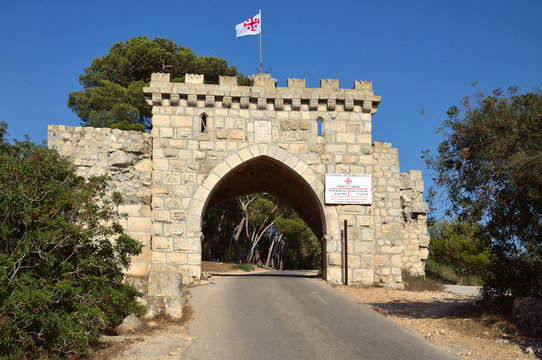 Mount Tabor gates all winds