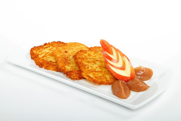 kartoffelpuffer mit apfelmus