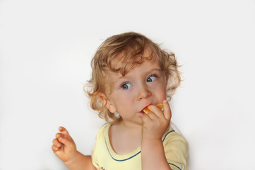 Junge mit Apfelsinen