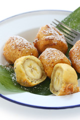 fried banana fritters , pisang goreng