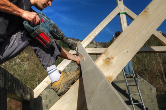 charpentier au travail