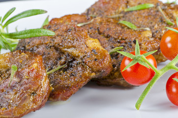 gegrilltes Nackenkotelett mit Kräuter
