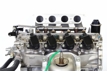 自動車のエンジン
