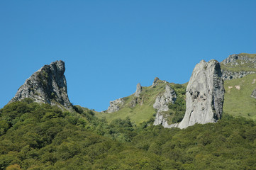 vallée de Chaudefour: dent de la rancune et crête de coq